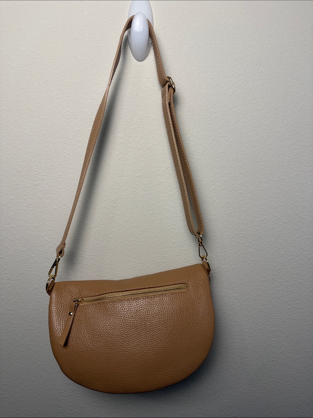 Ellie Beaumont Leather Pebbled Tan Camel Beige Curved Crossbody Bum Bag - Picture 9 of 13